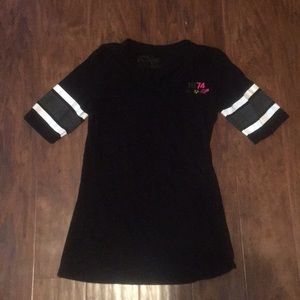 Size medium Fox shirt